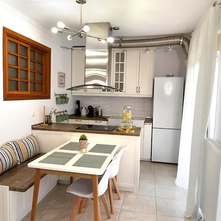 Lux Mint - Sea View - 3br - Free Parking